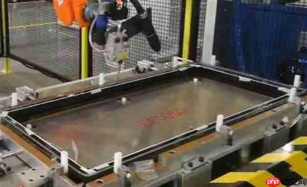 首创门体智能压合科技 海尔元气冰吧产效提升19.2%