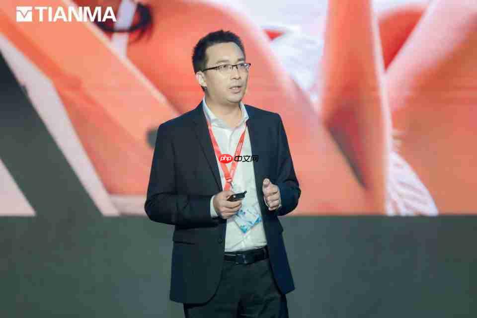 天马联合OPPO发布“天工屏”，1nit明眸护眼屏夜间也护眼、全天都通透