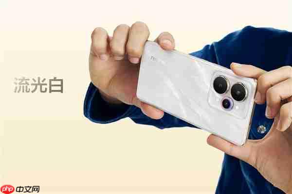 真我15 Pro发布:夜拍神器 1999元起