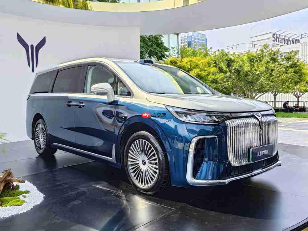 太嚣张!岚图直呼“找不到对手”,新款梦想家真能掀桌子吗?