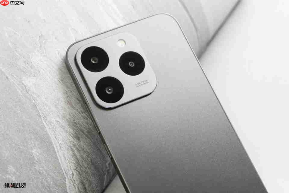 真我15T图赏:称手小直屏,轻薄耐用