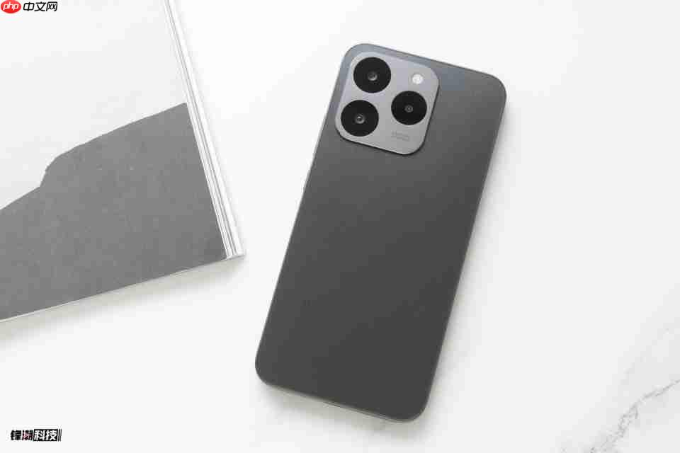 真我15T图赏:称手小直屏,轻薄耐用