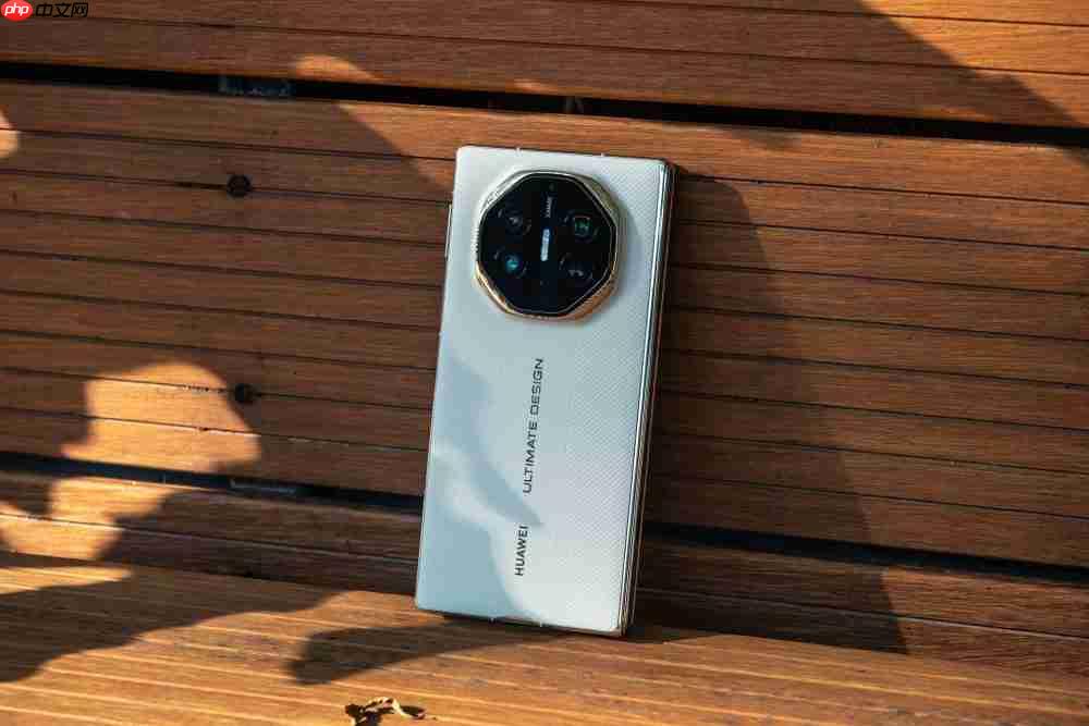 华为Mate XTs体验：降价2000元反而更强了，三折叠实用的开端？