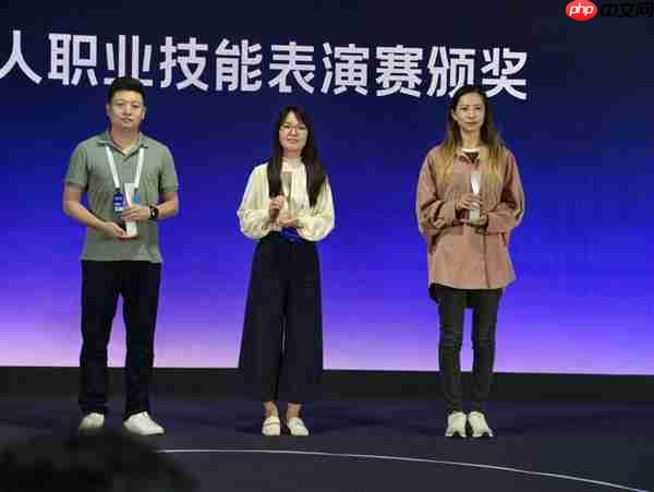 聚焦高危作业替代 灵宝CASBOT荣获2025 Inclusion·外滩大会机器人职业技能“智行者”奖