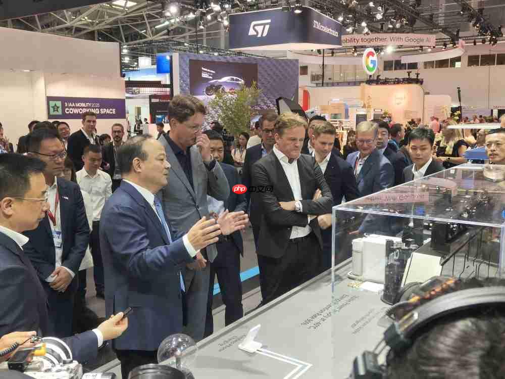 谁更吸引老外?慕尼黑车展纪实:中国车圈大佬亲自迎客,一切只为全球化