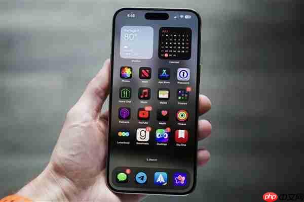 《爱情公寓》胡一菲的iPhone 18上热搜：当年的玩笑离我们越来越近了