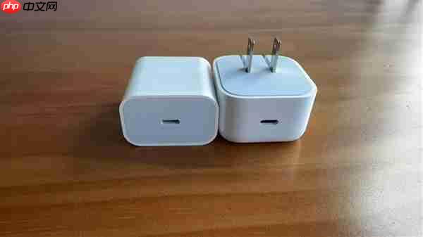 苹果新款40W充电器开箱:体积惊艳 功率密度大提升!