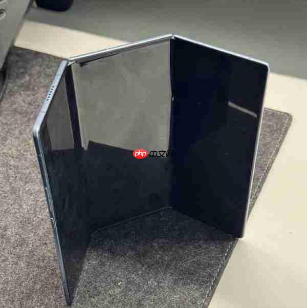 三星首款三折叠手机或在年底发布 采用全新折叠方式