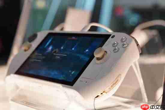 索泰ZONE游戏掌机迭代款定名ZONE PRO:搭载HX 370,目标10月上市