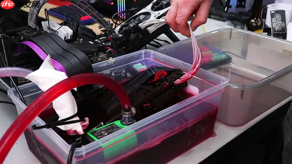 GTX 1060浸在变速箱油中超频!性能飙增16%:拿下Firestrike全球第一