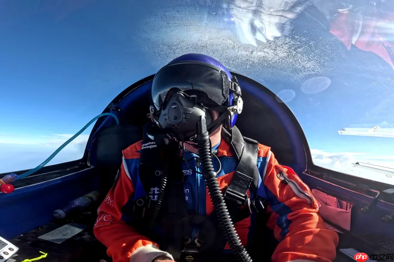 瑞士太阳能电动飞机创下非官方飞行高度纪录,达 9521 米