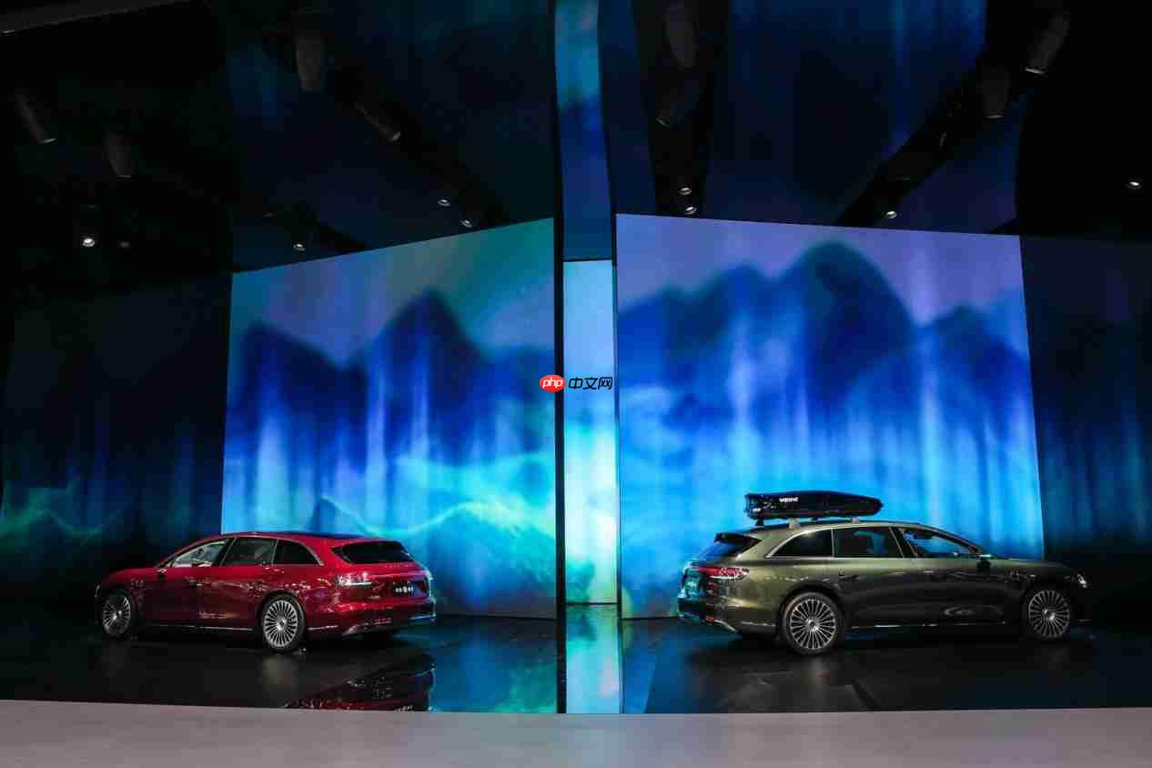 把电影院和K歌房装进车里？享界S9T亮相成都车展