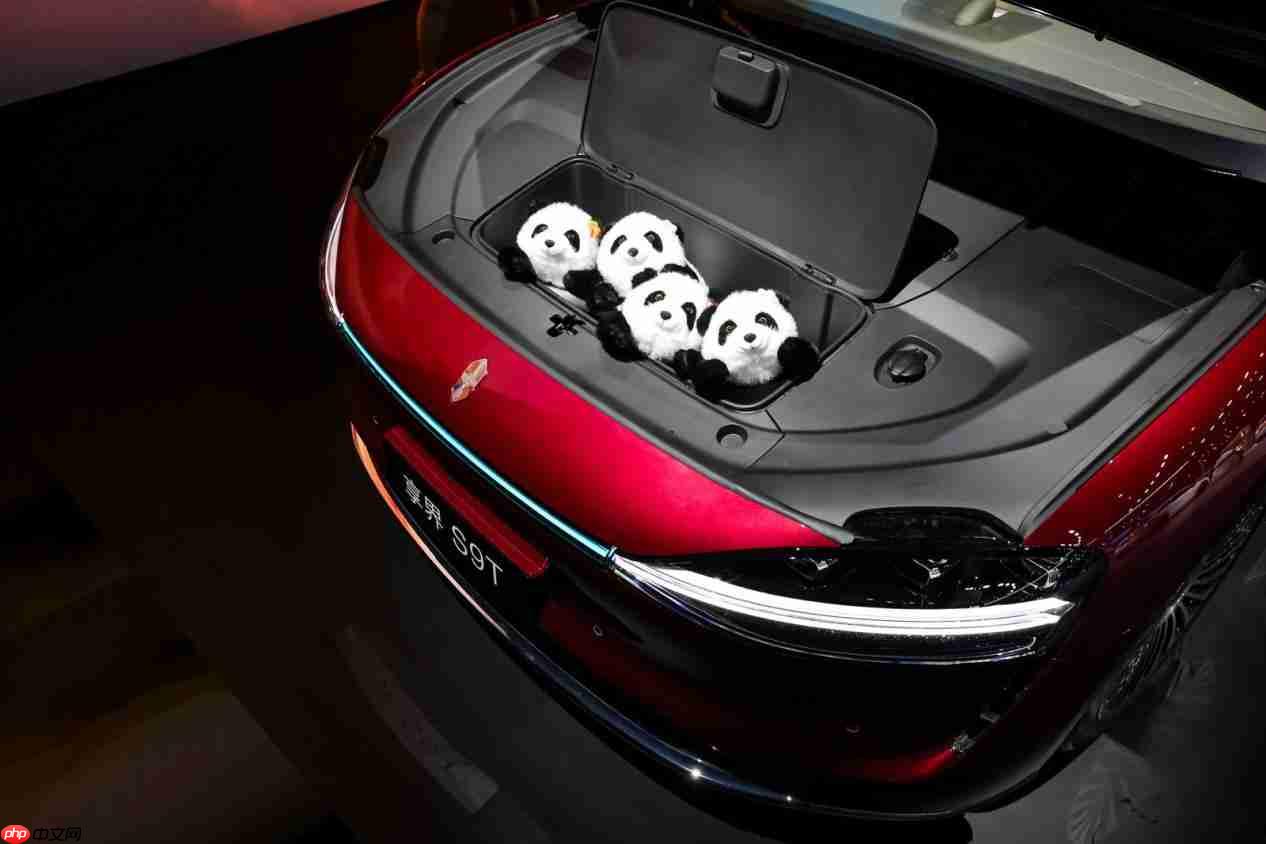 把电影院和K歌房装进车里？享界S9T亮相成都车展