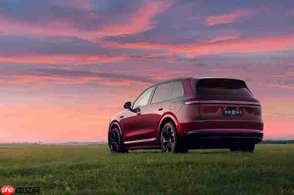 全新问界M7内饰美图曝光!主驾零重力座椅上车 家庭出行体验再升级