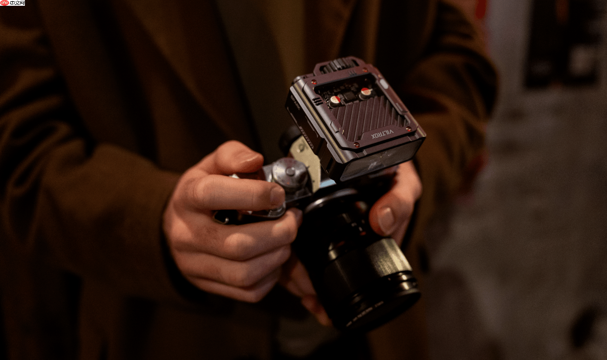 专业闪光迈入普及时代？唯卓仕SparkZ3 重塑TTL闪光灯性价比标杆