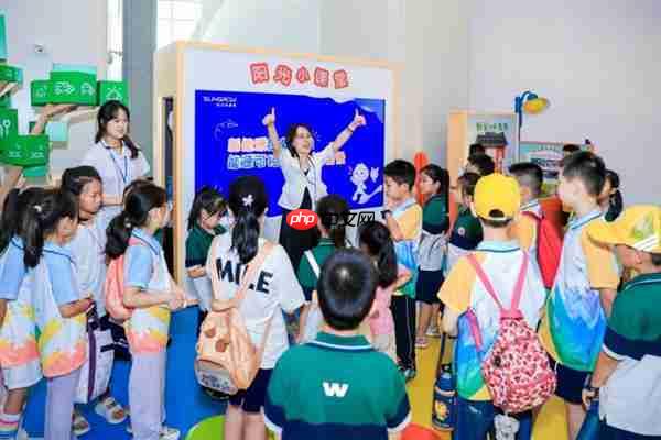 阳光新能源“科技追光之旅”泉城启幕 山东省科技馆掀起新能源电站科普热浪