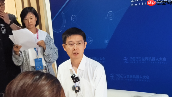 你最关心哪个！人民日报专访宇树科技创始人王兴兴 问了22个问题