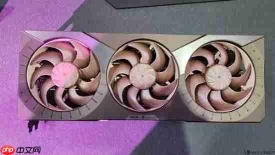 华硕RTX 5080猫头鹰联名显卡发布:四槽三风扇、2730MHz