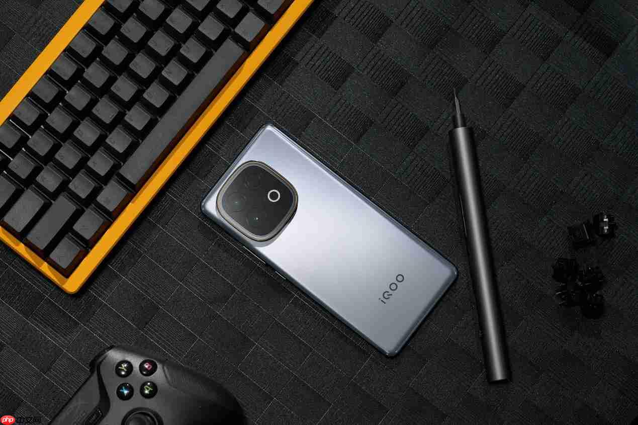 iQOO Z10 Turbo+发布!性能续航双王炸,超分超帧畅玩!