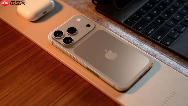 9月全球手机市场神仙打架:iphone 17 vs三星华为三折叠