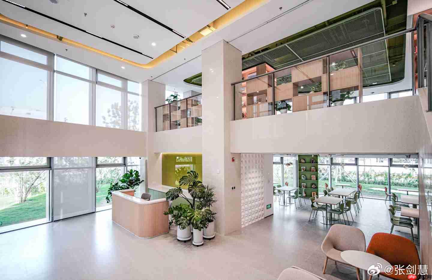 卢伟冰:小米青年公寓今天正式落成启用,实现“为奋斗者筑家”承诺