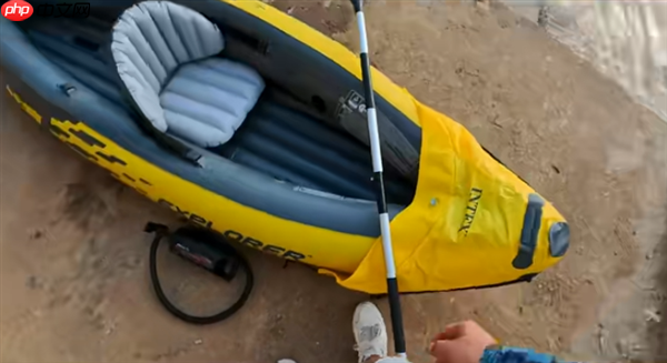 男子划船下班 25分钟车程划了3小时！家人：划得很好 下次别划了