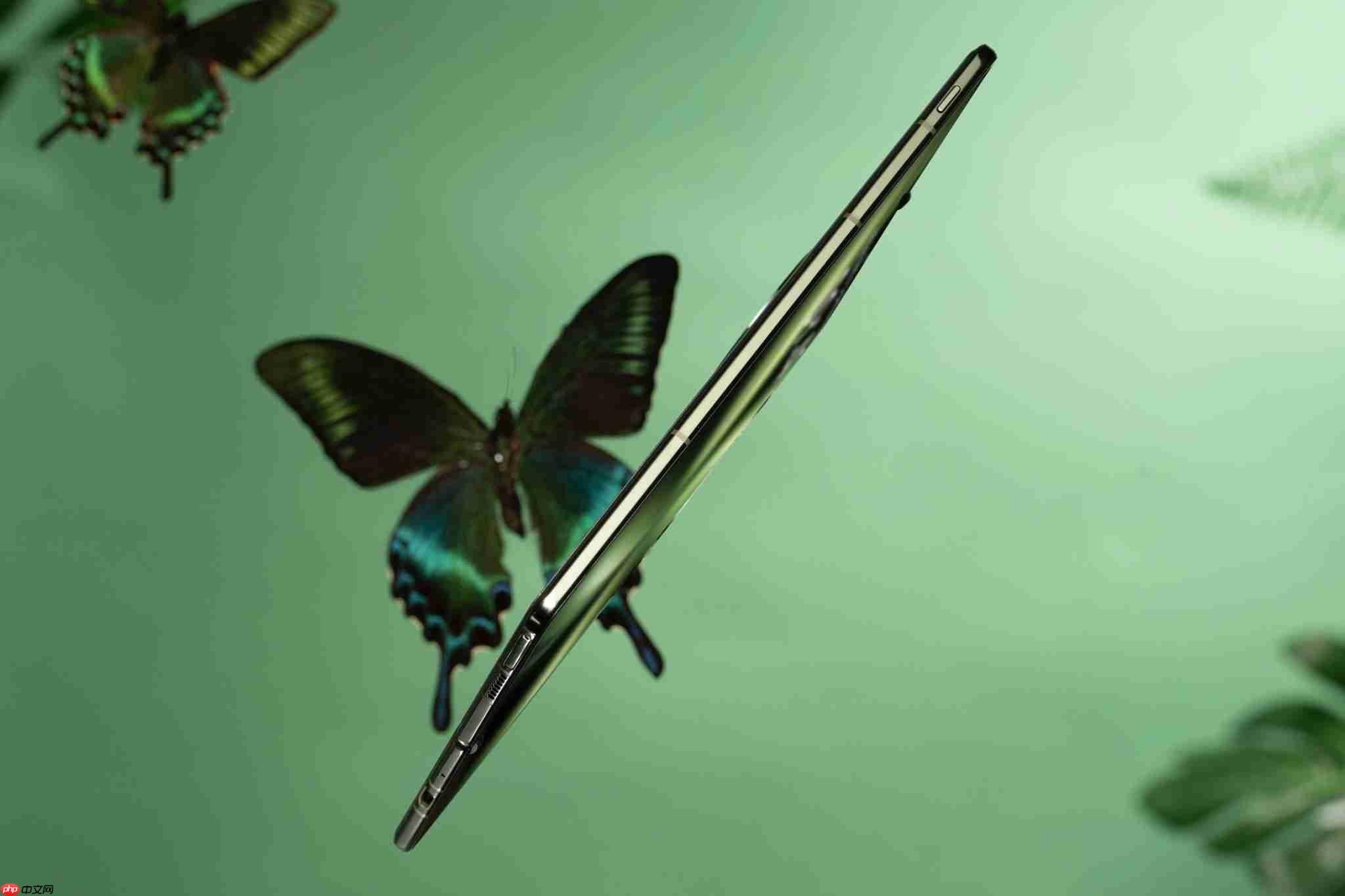 全球最轻大折叠vivo X Fold5正式发布,售价6999元起!