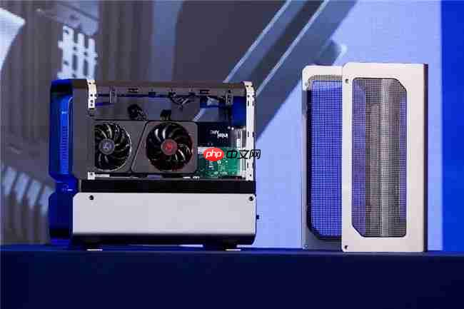 空间压缩术：英特尔携生态伙伴推出高性能双卡工作站