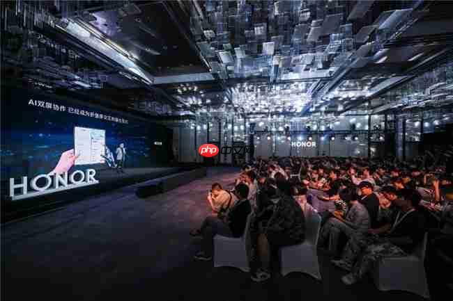 2025最强折叠手机揭晓!4.1mm的轻薄王者是如何炼成的