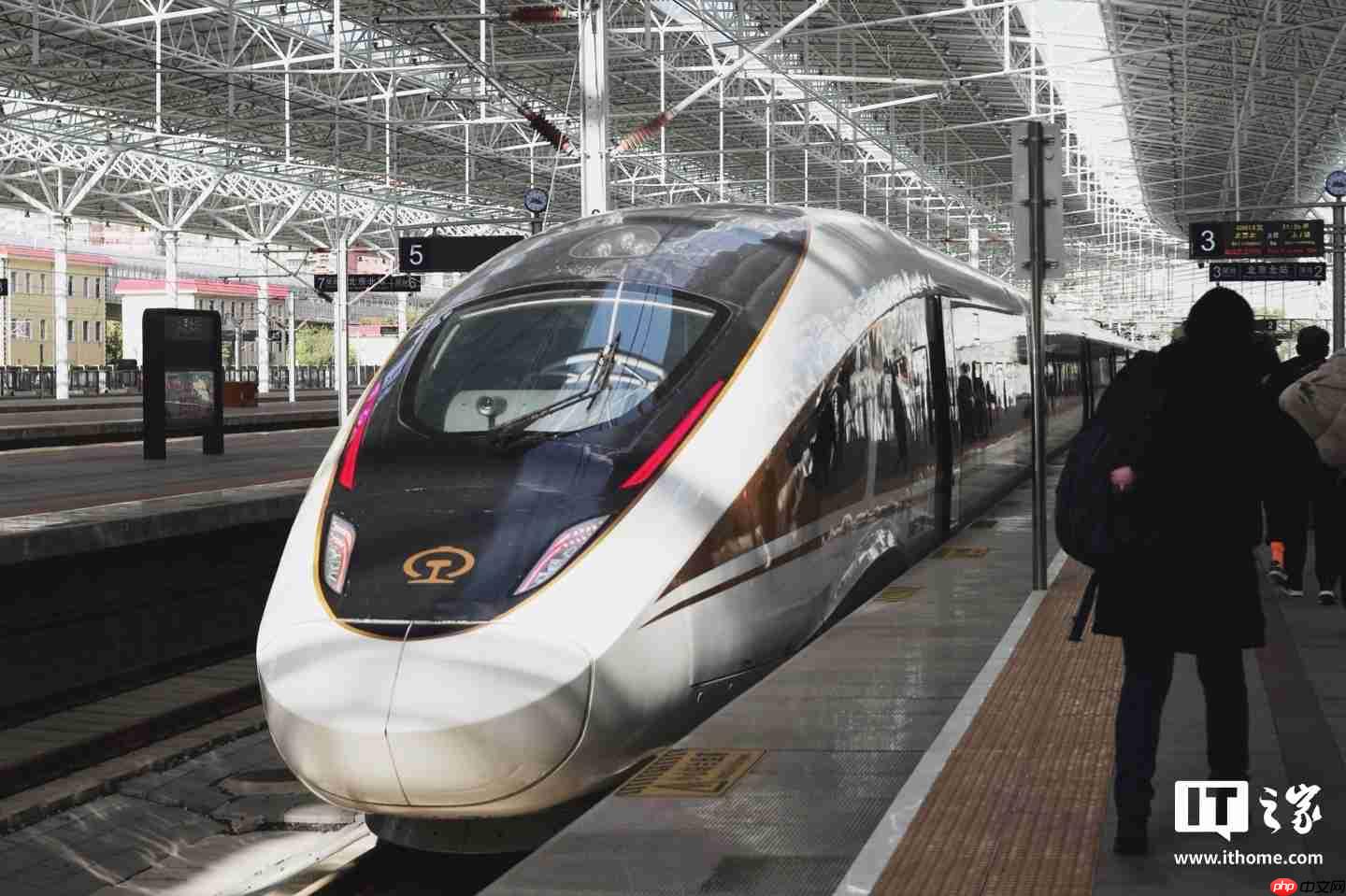 2025 年全国铁路暑期运输 7 月 1 日启动:预计发送旅客 9.53 亿人次,同比增长 5.8%