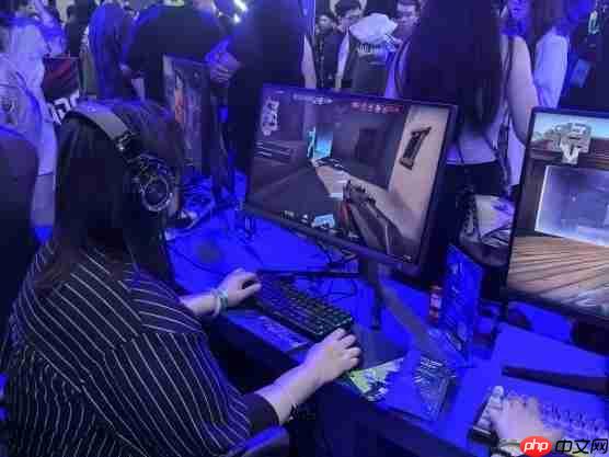 飞利浦Evnia闪耀核聚变，前沿科技显示器陪您玩出Young！