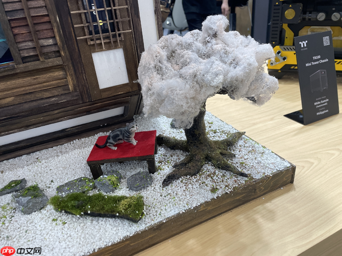 《黑神话》主题太帅了!PC科技展超酷炫MOD机箱欣赏