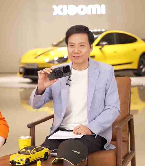 雷军首曝小米可换镜头手机:磁吸式相机级镜头引关注