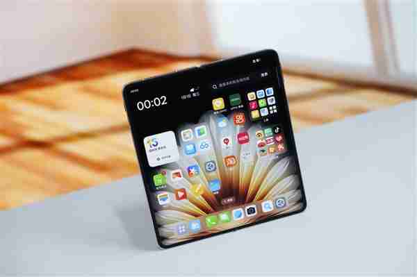 4mm行业最薄折叠屏!OPPO Find N5图赏