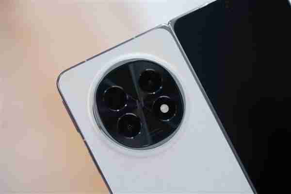 4mm行业最薄折叠屏!OPPO Find N5图赏