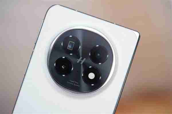 4mm行业最薄折叠屏!OPPO Find N5图赏