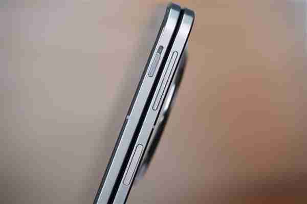 4mm行业最薄折叠屏!OPPO Find N5图赏