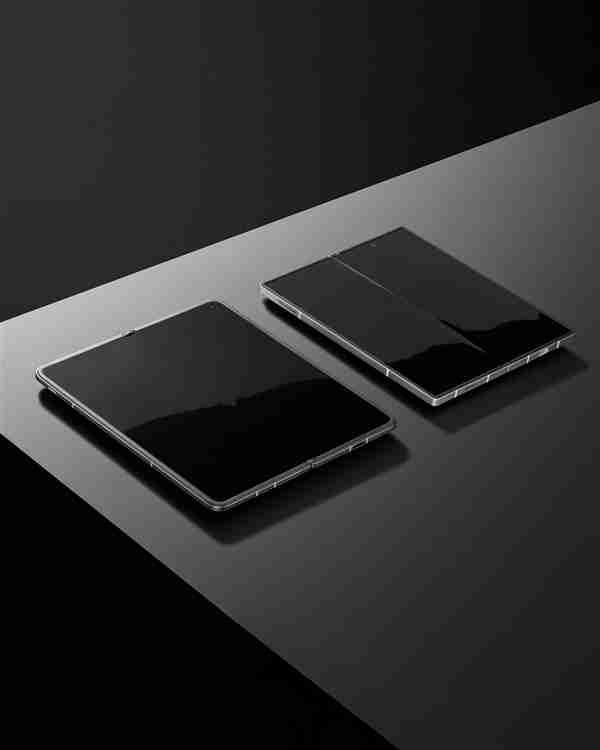 刘作虎晒OPPO Find N5:看不到折痕 对比友商高下立判