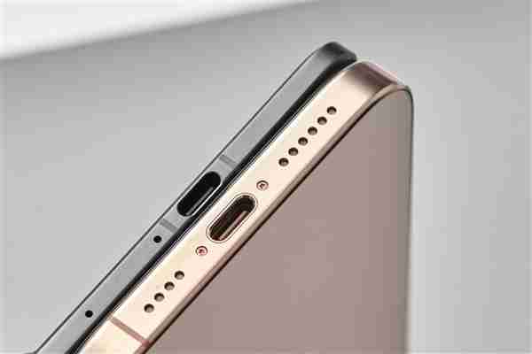 全球最薄折叠屏!OPPO Find N5真机现身:薄到无敌