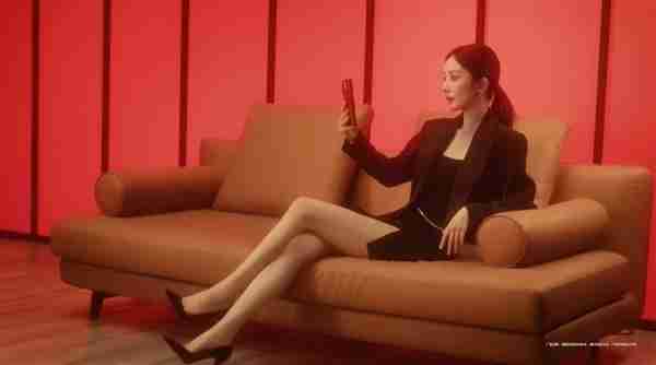 华为Mate XT对手来了!三星首款三折叠Q2量产:G型方案