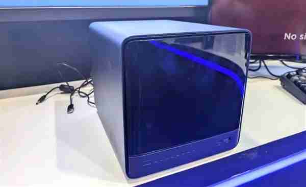 铭凡推出首款NAS产品N5 Pro:搭载锐龙AI HX PRO 370能当迷你机用