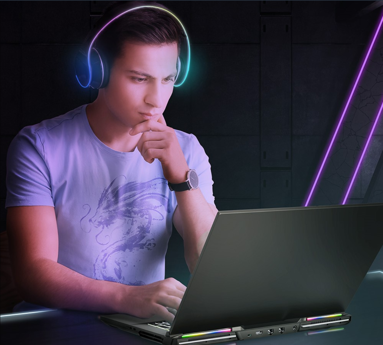 罕见双网口设计：蓝天 X580 顶级游戏本模具曝光，18 寸屏、RTX 50 显卡、双雷电 5 接口配置豪华