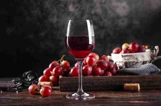 葡萄酒怎样选 买葡萄酒有哪些选购技巧