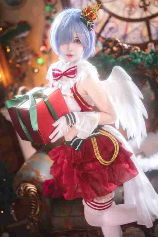 雷姆圣诞节COS，白丝萌妹，简直太爱了