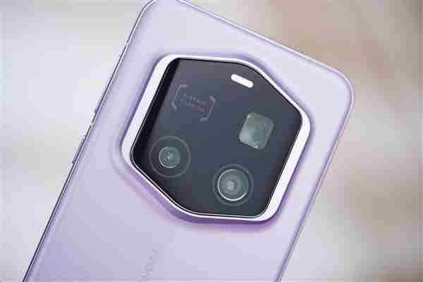 100倍变焦超远摄之王！荣耀Magic7 RSR保时捷设计图赏