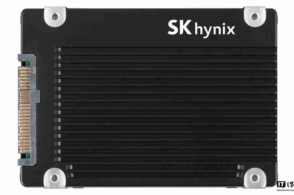 61TB 容量,SK 海力士开发出适用于 AI 数据中心的固态硬盘 PS1012 U.2