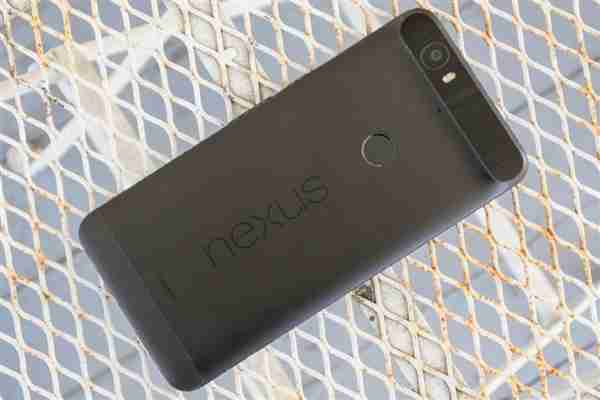 iPhone 17横向后摄外观大改 Redmi产品经理胡馨心:看了一个礼拜没适应