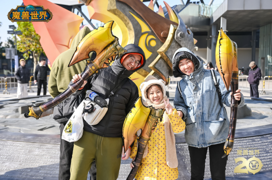 永久落地上海!《魔兽世界》血吼雕塑在近铁城市广场完成剪彩