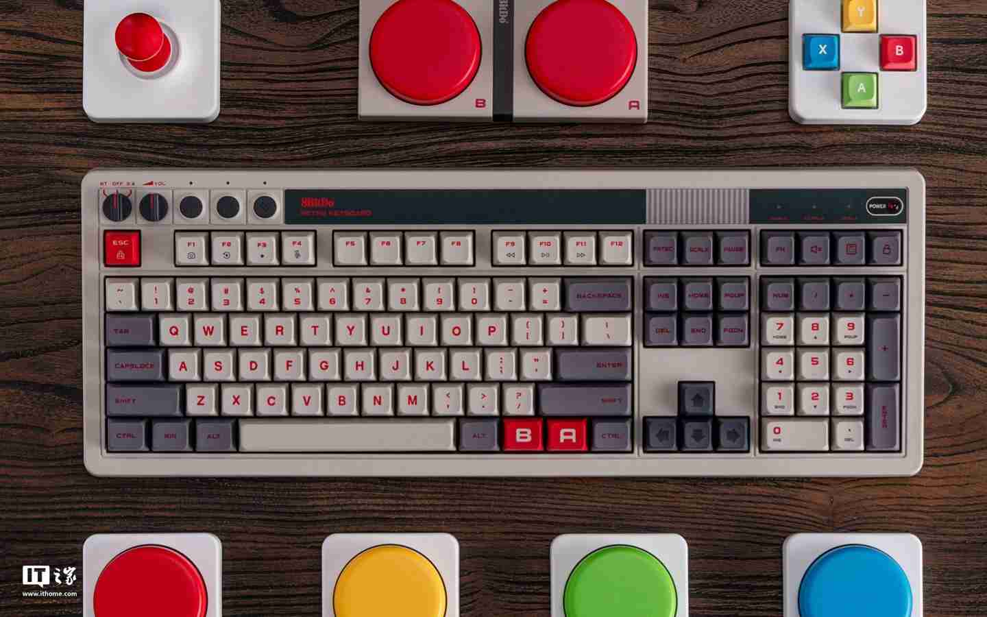 八位堂首款全尺寸设计 Retro108 机械键盘开售:支持热插拔、双配色版本,629 元