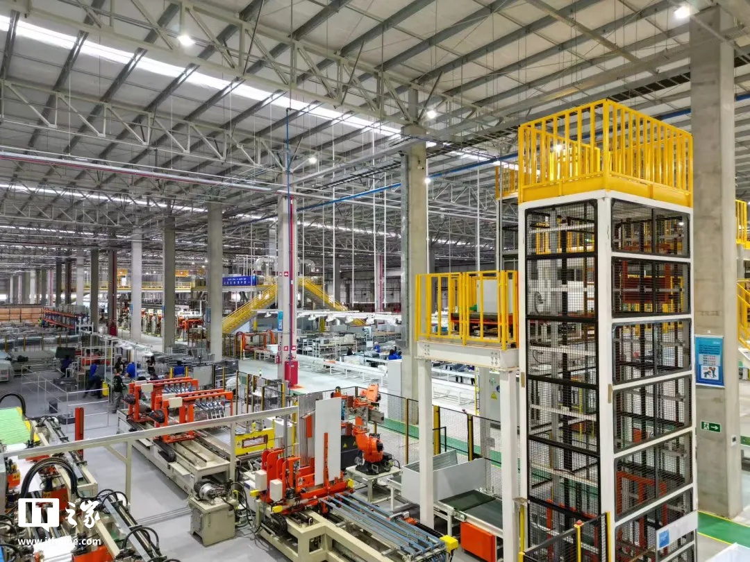 美的巴西新工厂量产:近 10 年巴西家电行业最大投资项目,年产能超 100 万台 美的巴西新工厂量产:近 10 年巴西家电行业最大投资项目,年产能超 100 万台